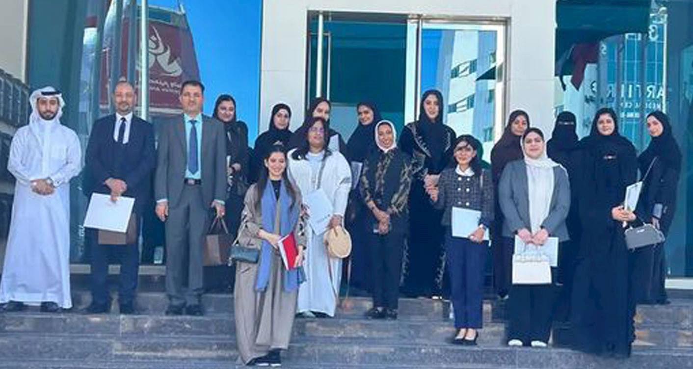 طلبة الكلية الملكية للبنات في ضيافة مركز التحكيم التجاري الخليجي 