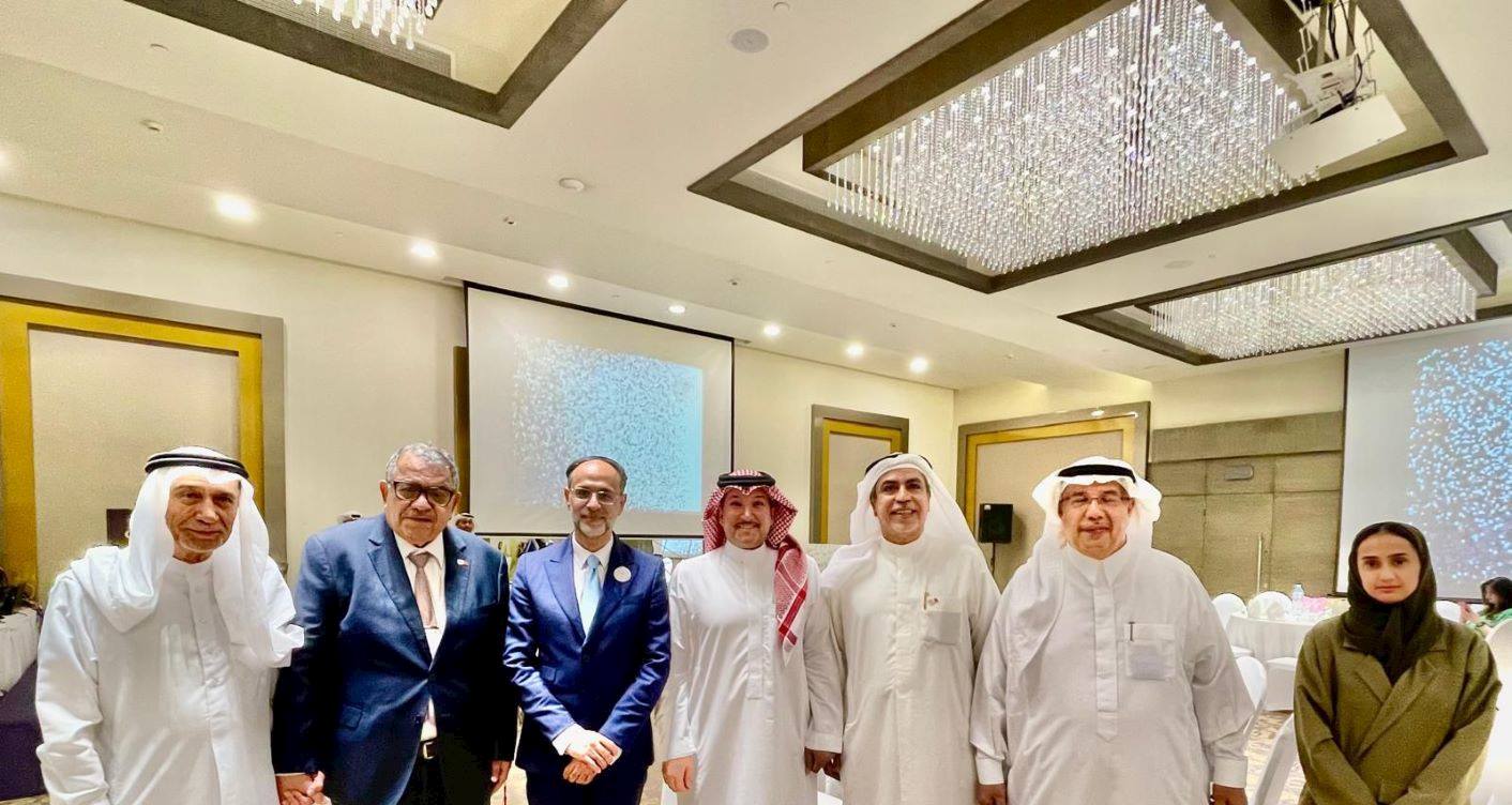 آل حمد ضيف شرف جمعية المحامين البحرينية