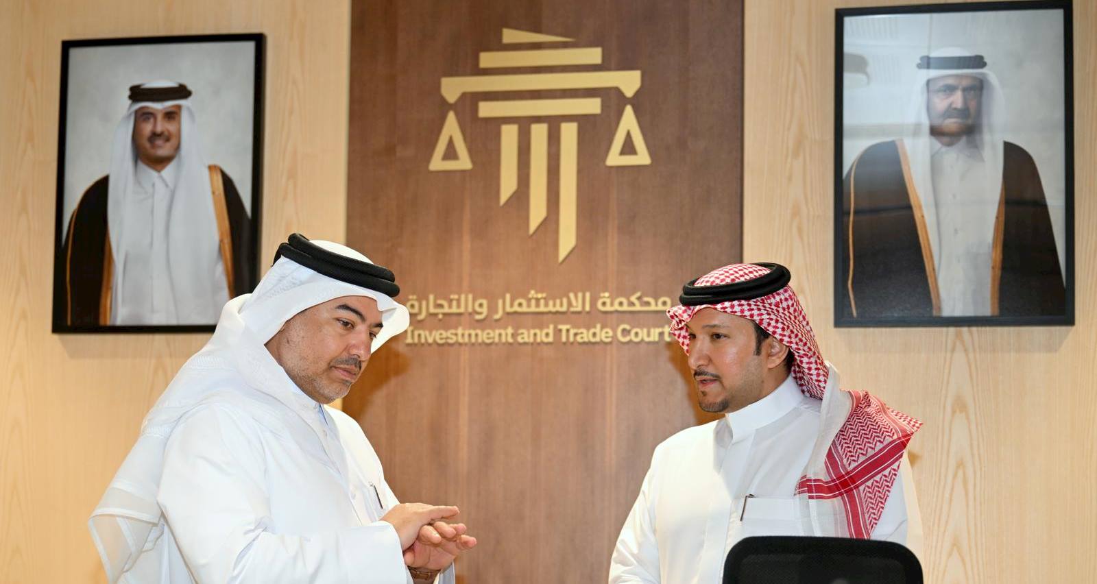 لقاء الأمين العام للمركز د. كمال آل حمد مع سعادةرئيس محكمة الاستثمار والتجارة القاضي خالد بن علي العبيدلي
