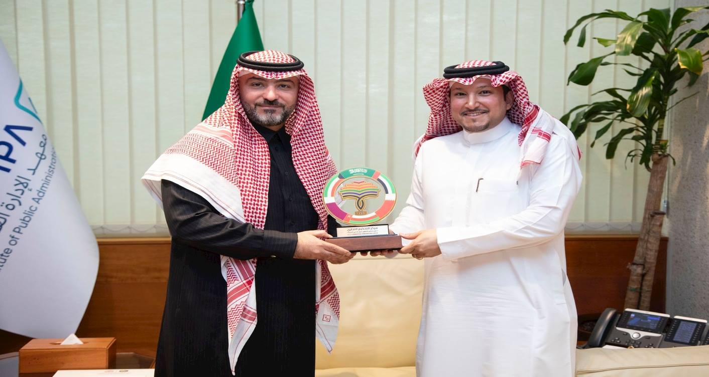 بحث التعاون المشترك مع مدير عام معهد الإدارة العامة